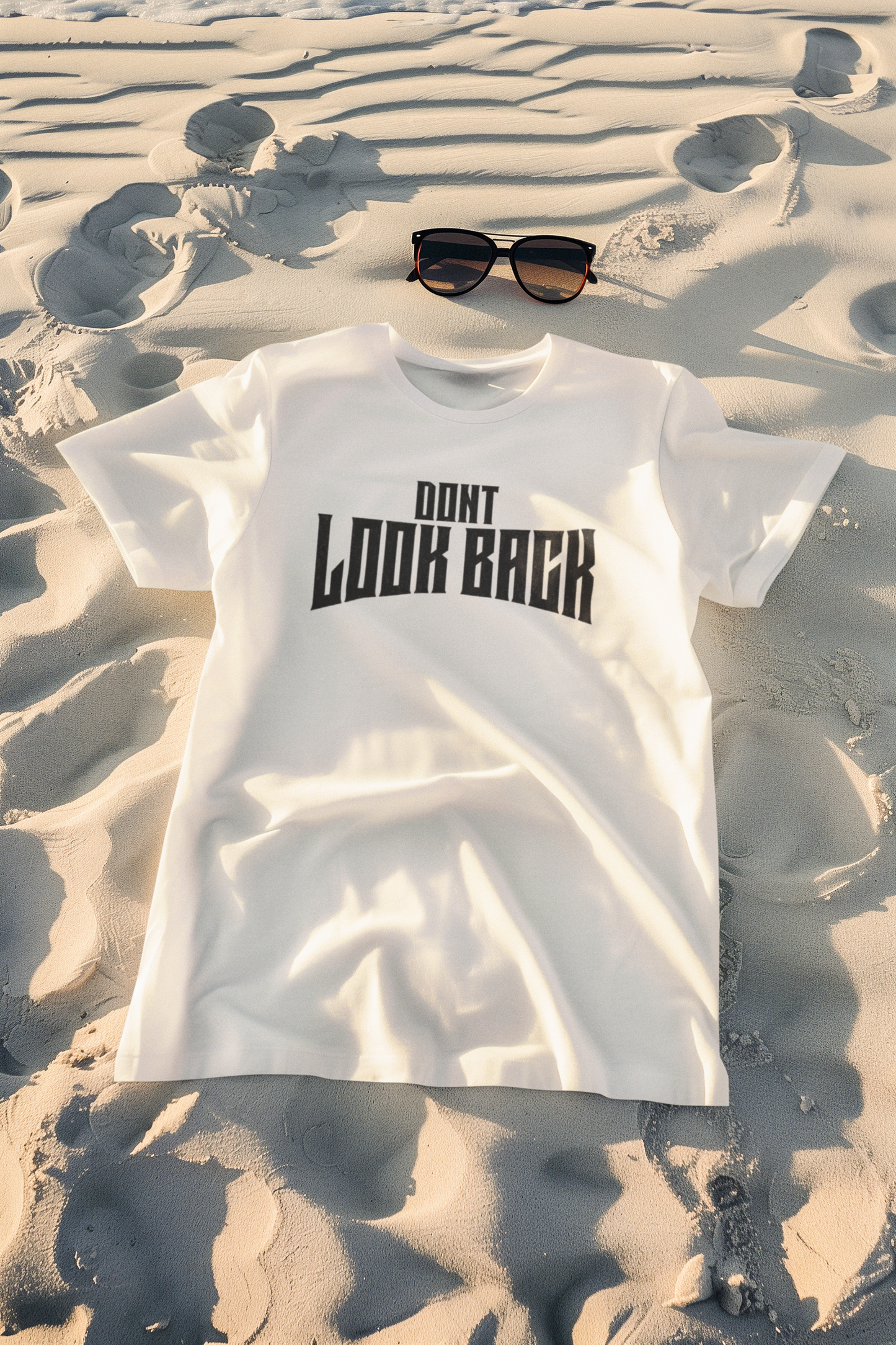 Shirt "Don’t Look Back" – Motivational Graphic Tee for Men & Women