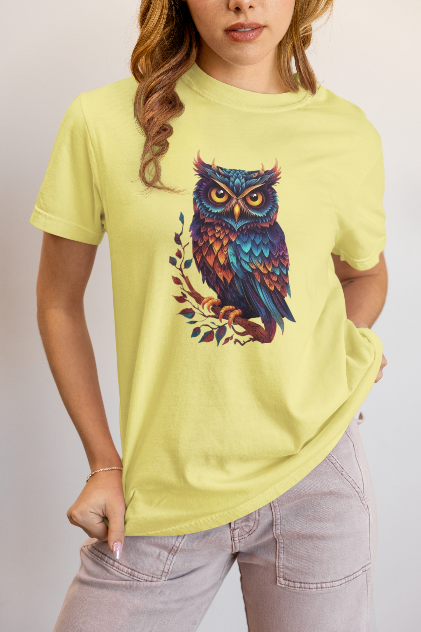 Shirt "Colorful Owl" – Vibrant Graphic Tee for Nature & Animal Lovers
