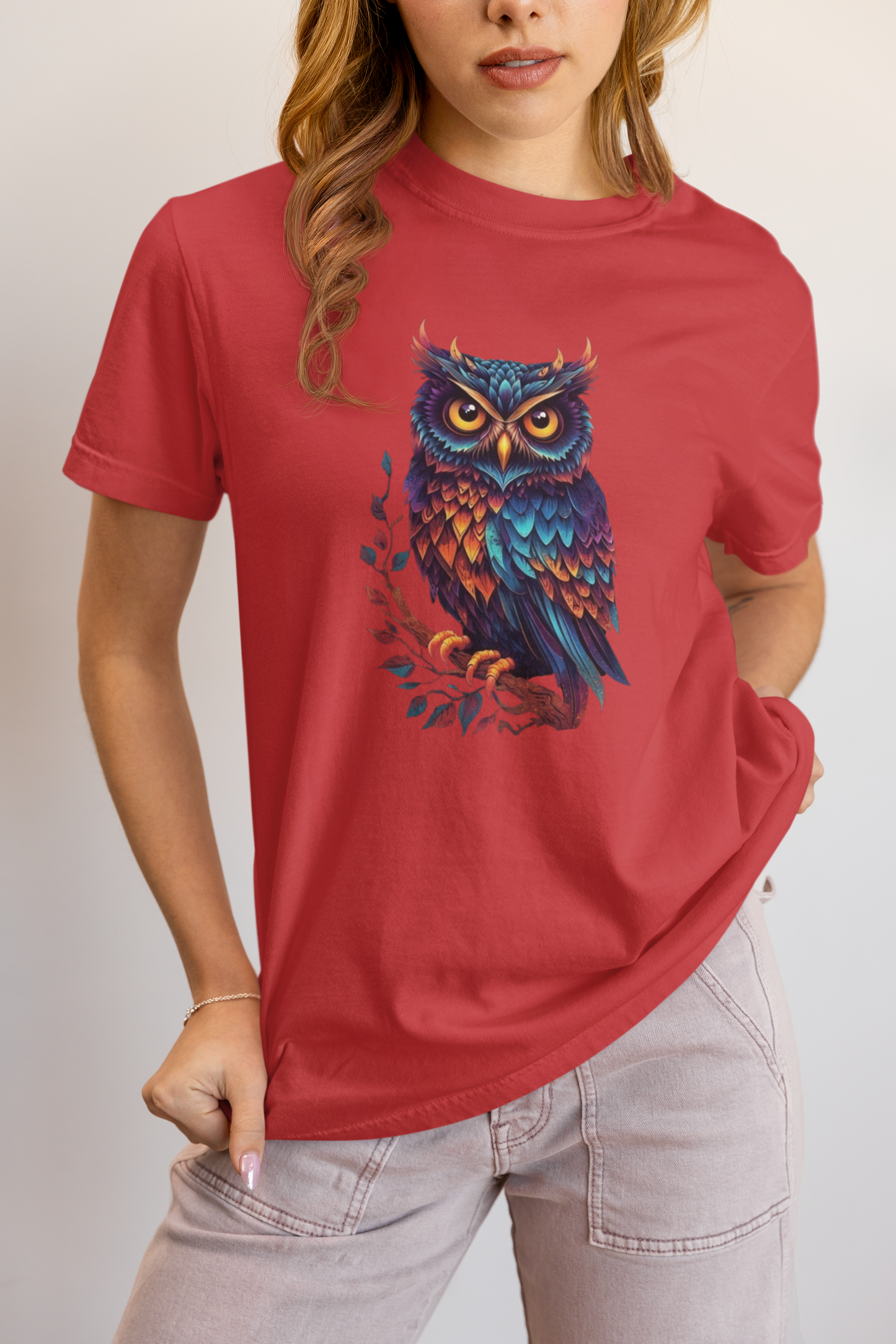 Shirt "Colorful Owl" – Vibrant Graphic Tee for Nature & Animal Lovers