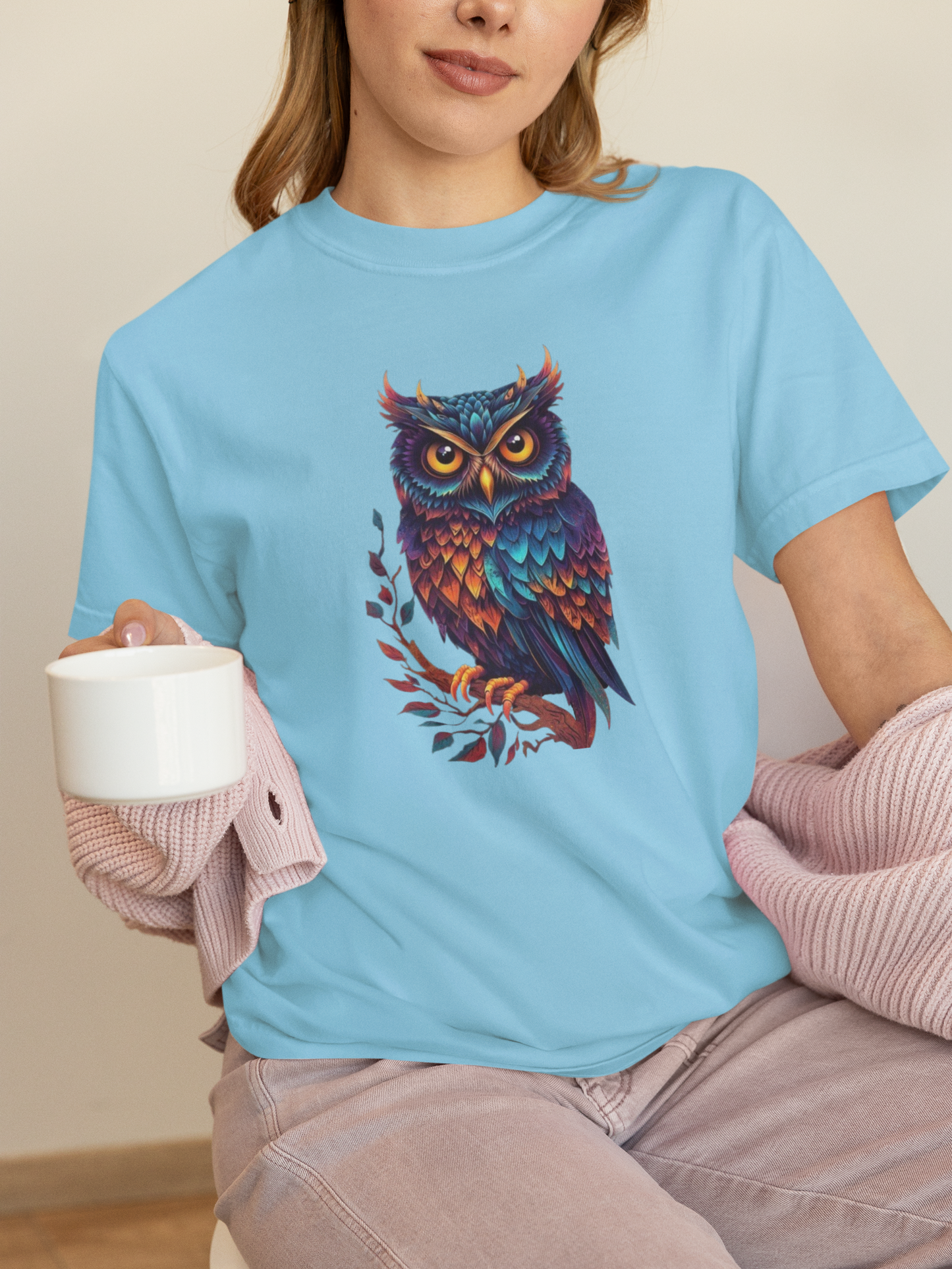 Shirt "Colorful Owl" – Vibrant Graphic Tee for Nature & Animal Lovers