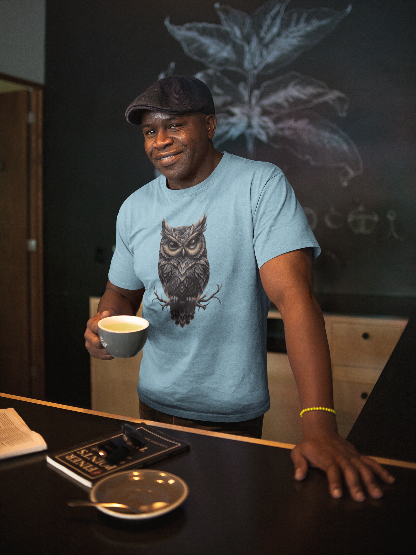 Shirt "Owl" – Minimal Graphic Tee for Nature & Wildlife Lovers