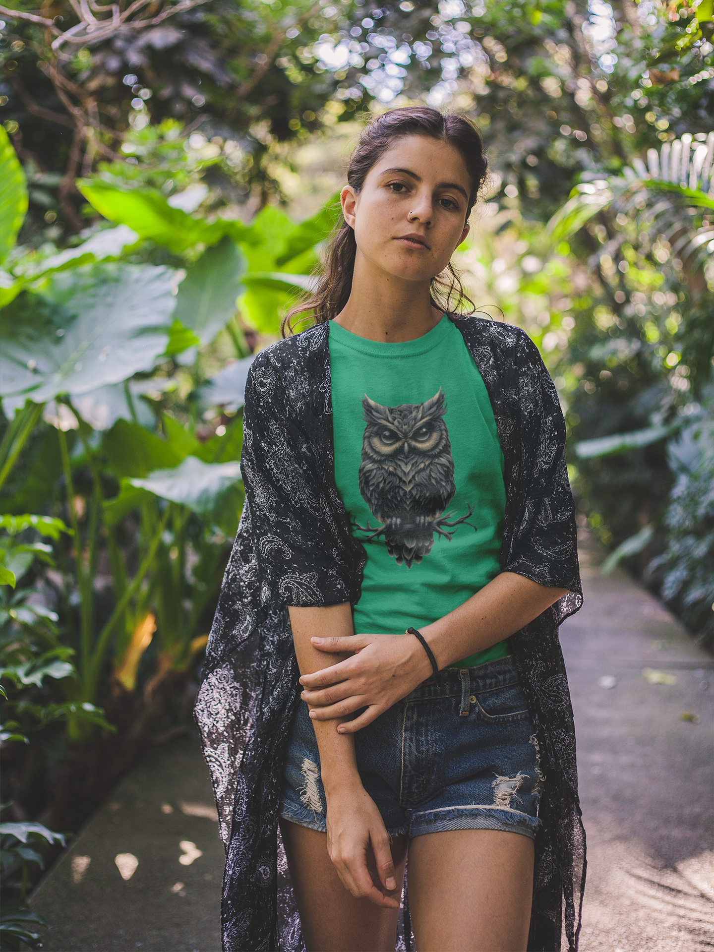 Shirt "Owl" – Minimal Graphic Tee for Nature & Wildlife Lovers