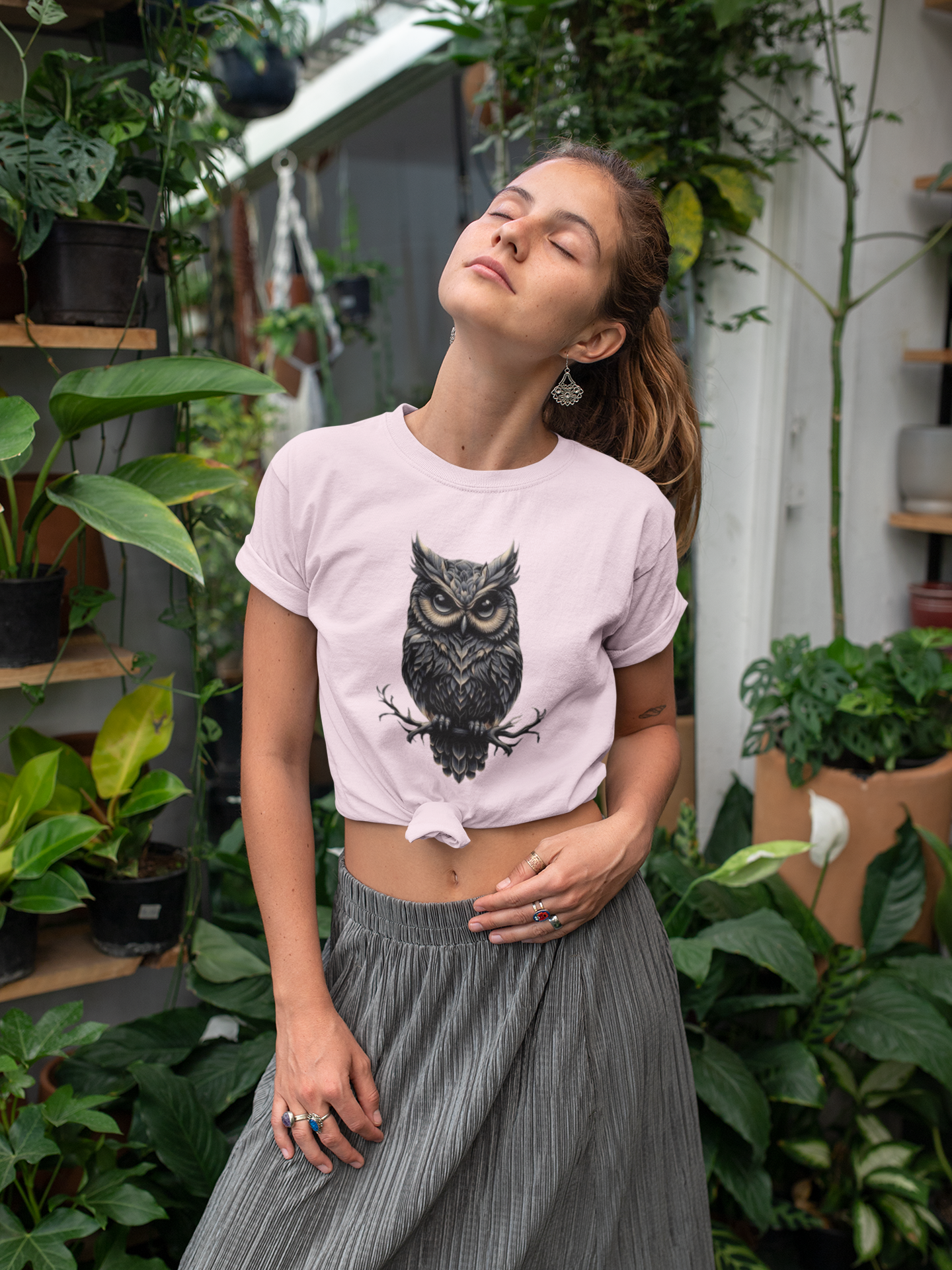 Shirt "Owl" – Minimal Graphic Tee for Nature & Wildlife Lovers