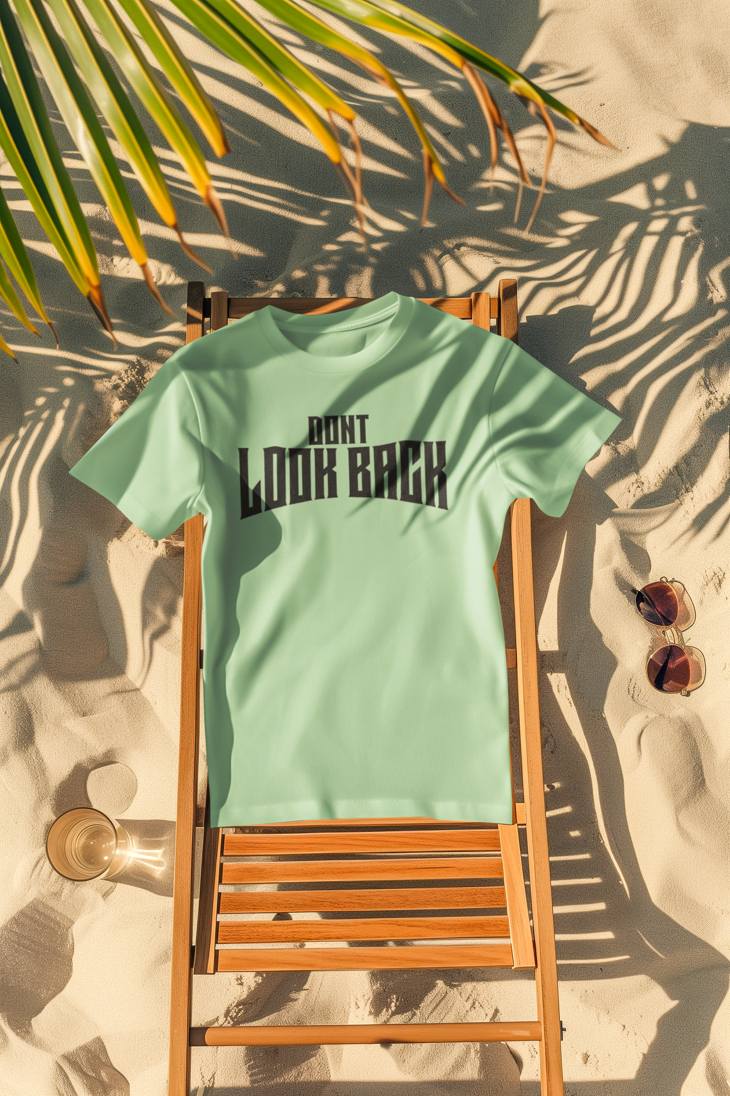 Shirt "Don’t Look Back" – Motivational Graphic Tee for Men & Women
