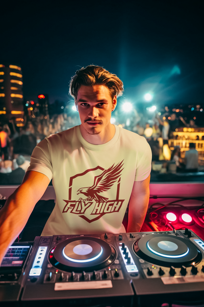 Shirt "Fly High" – Inspirational Graphic Tee for Dreamers & Achievers